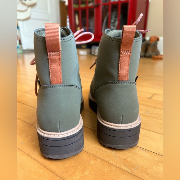 Teva Midform Boot - Picture 8 of 9